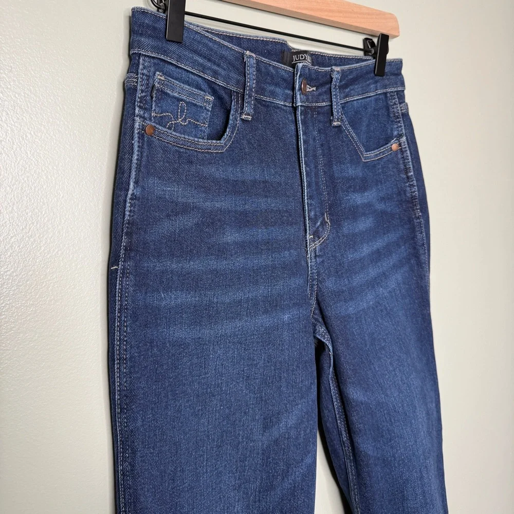 Judy Blue Women’s High Waist Cropped Straight Fit Side Slit Jeans‎ Blue Size 27